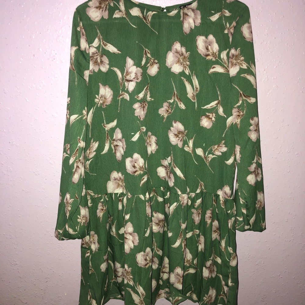 Spring dress! - Picture 2 of 3